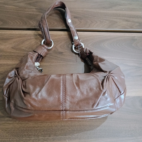 Elegant Brown Vegan Leather Shoulder Bag - Picture 2 of 3